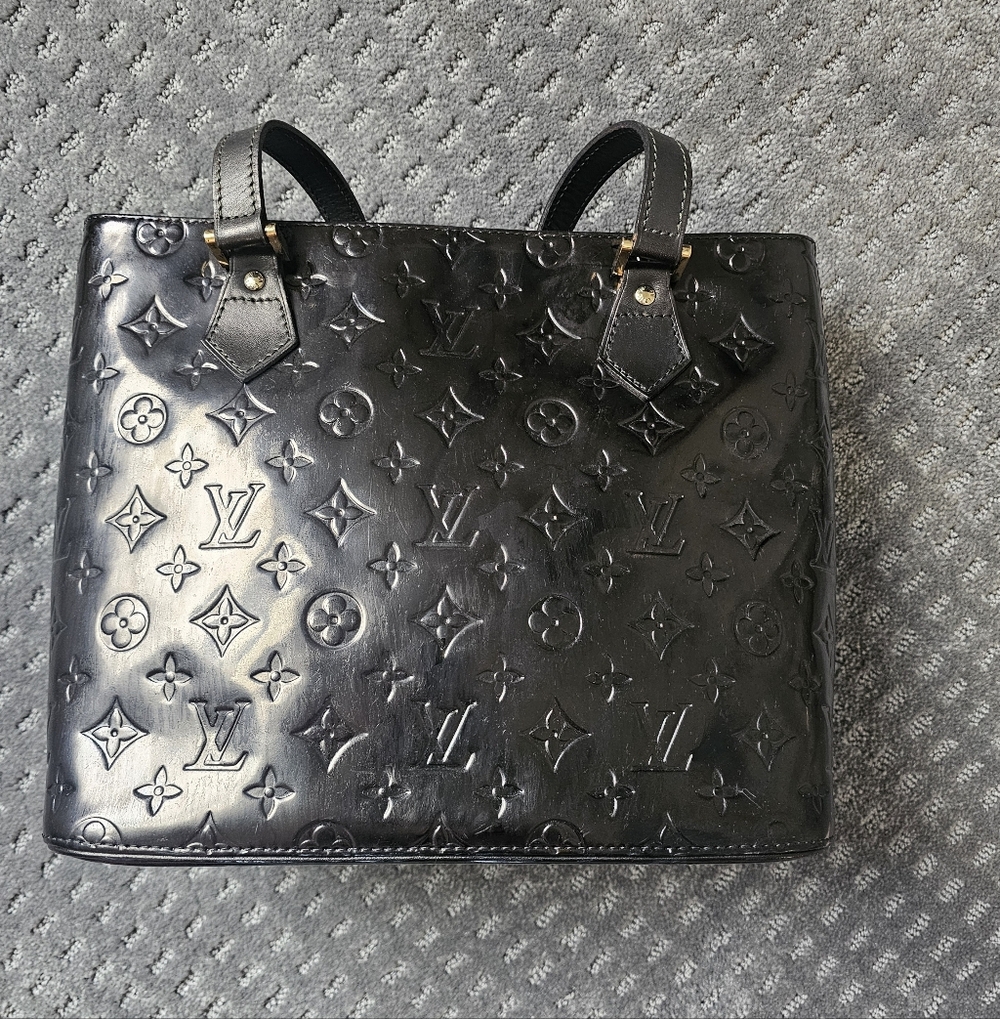 Louis Vuitton Vernis Houston Embossed Shoulder Bag - Picture 8 of 16